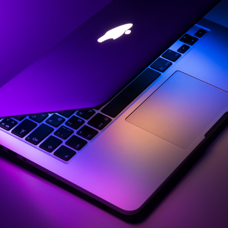 14" MacBook Pro M2 Pro 16GB / 512GB